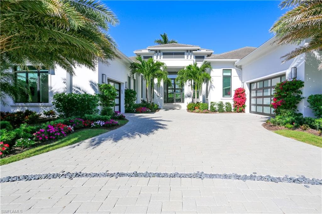 3123 Crayton RD NAPLES, FL 34103