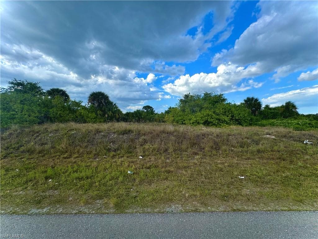 1600 Johns AVE LEHIGH ACRES, FL 33972