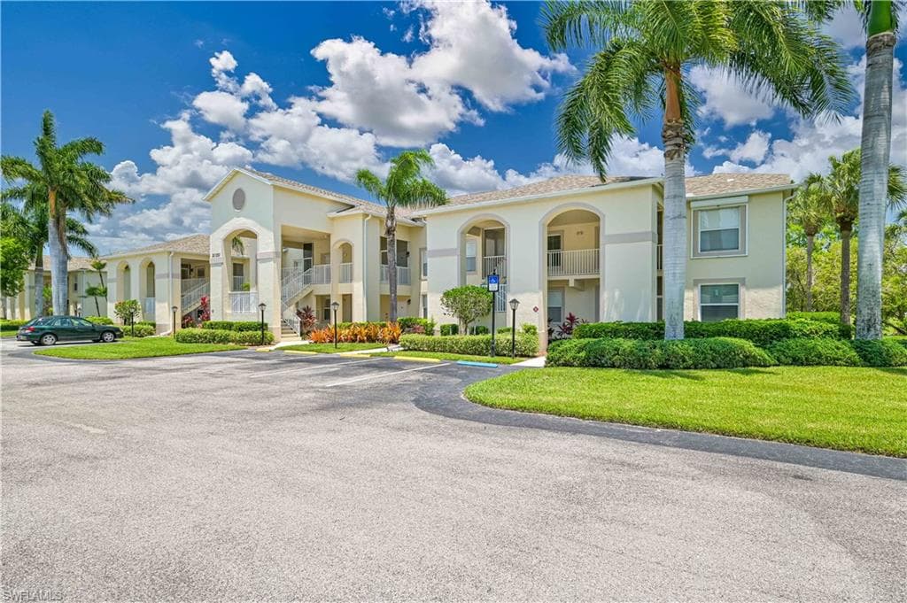 21351 Lancaster RUN 325 ESTERO, FL 33928