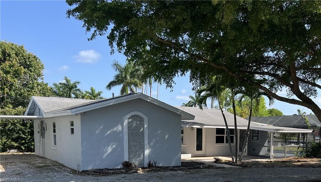 16 Estate DR NORTH FORT MYERS, FL 33917