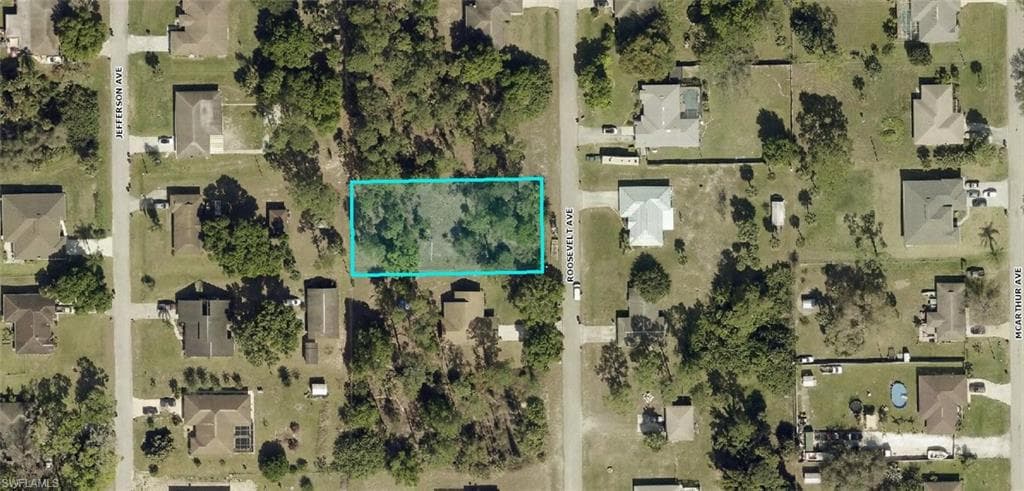 317 Roosevelt AVE LEHIGH ACRES, FL 33936