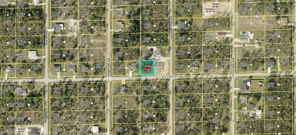 1305 E 13th ST LEHIGH ACRES, FL 33972