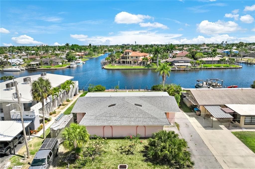 320 Tudor DR CAPE CORAL, FL 33904
