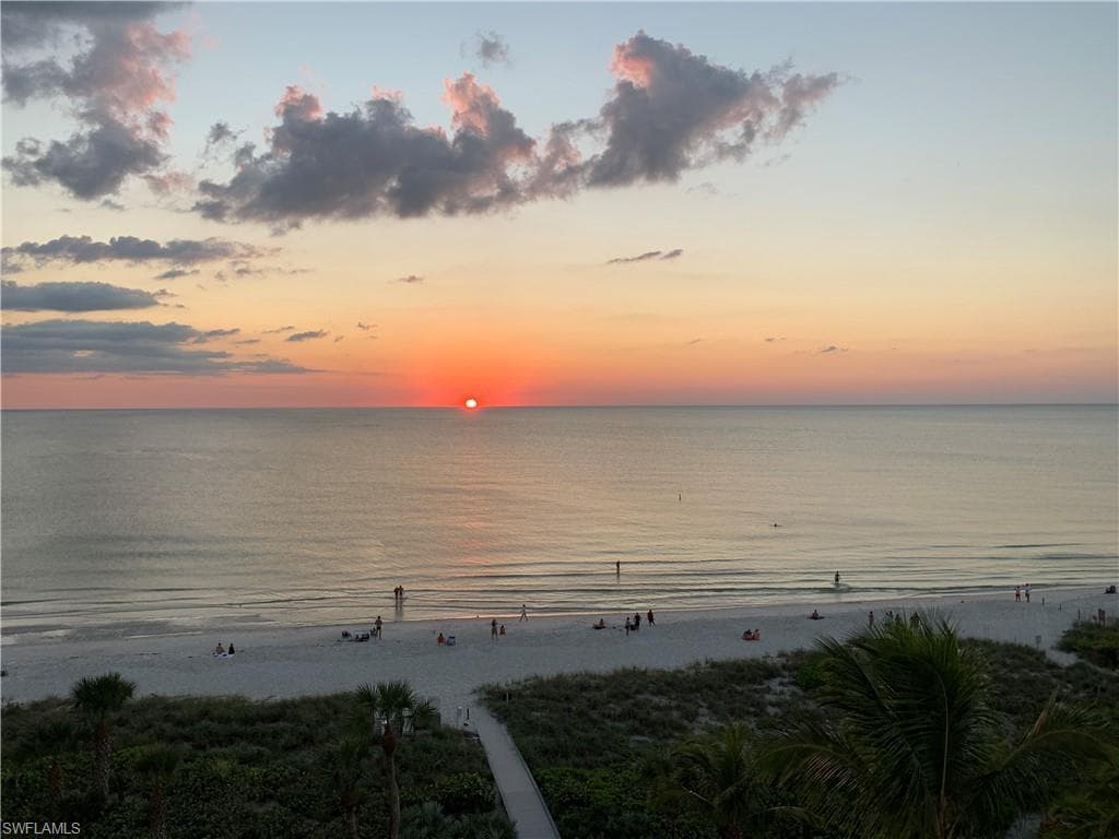 3410 Gulf Shore BLVD N 705 NAPLES, FL 34103