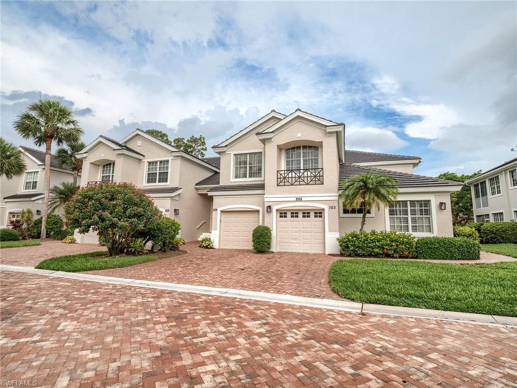 2115 Aberdeen LN 203 NAPLES, FL 34109