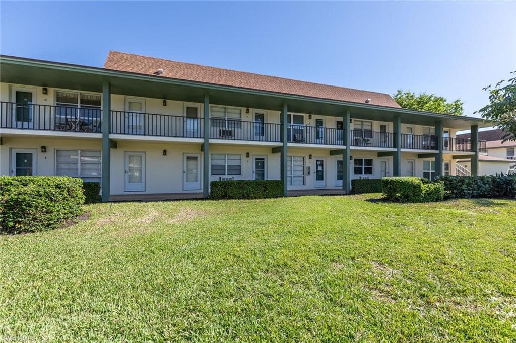 235 Seaview CT B3 MARCO ISLAND, FL 34145