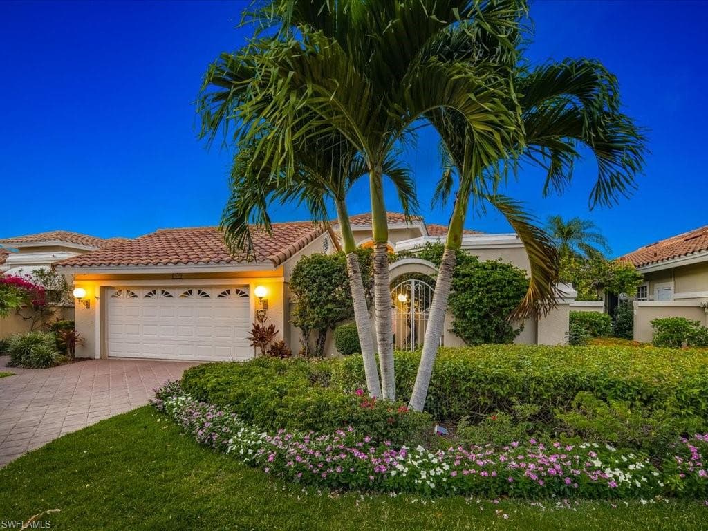 163 Via Napoli NAPLES, FL 34105
