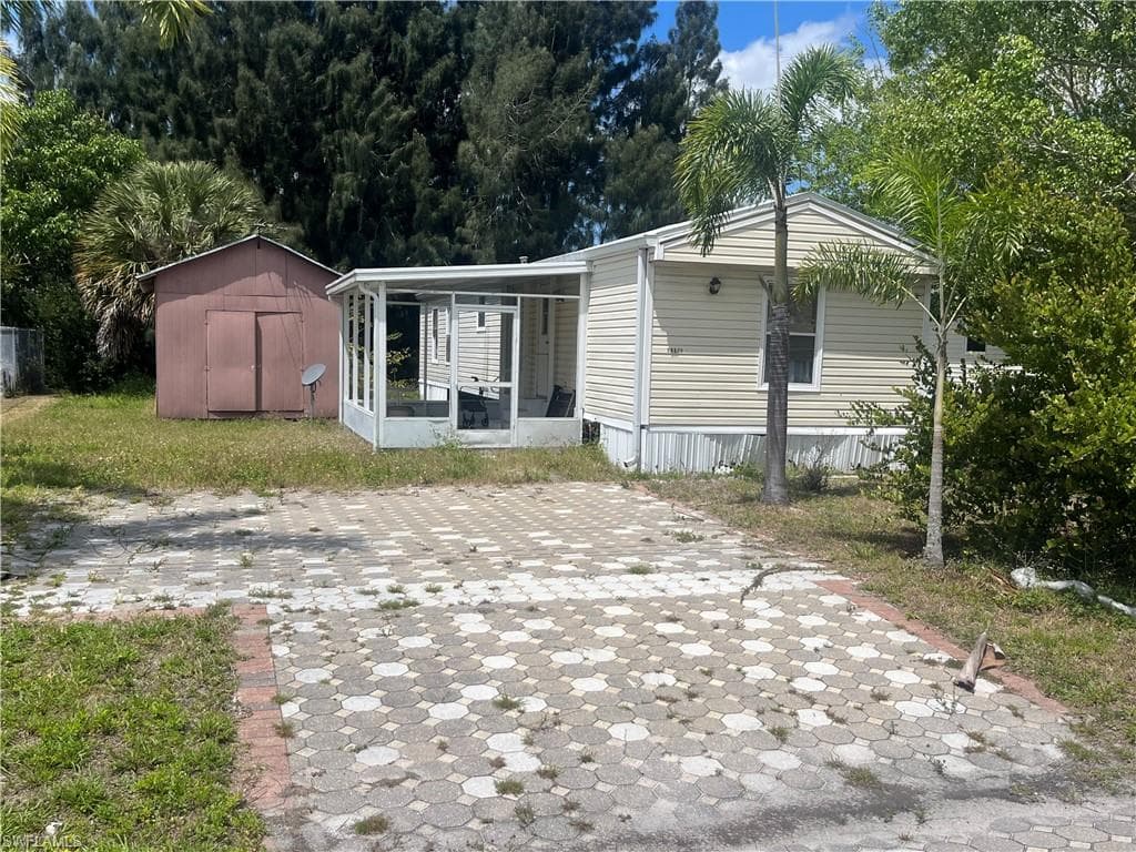 26677 Stardust DR BONITA SPRINGS, FL 34135