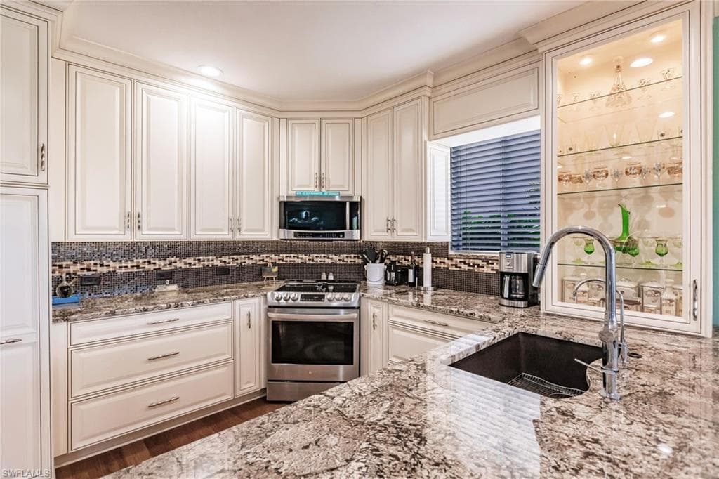 8460 Southbridge DR 1 ESTERO, FL 33967