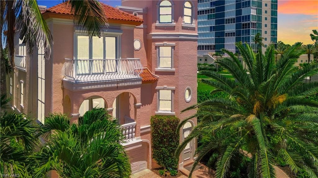 21 Casa Mar LN 21 NAPLES, FL 34103