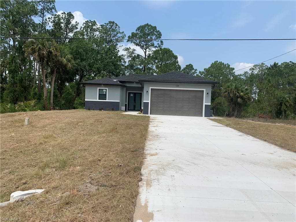 124 Columbus BLVD S LEHIGH ACRES, FL 33974