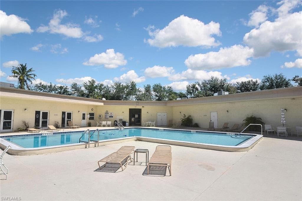 2079 Barkeley LN 14 FORT MYERS, FL 33907