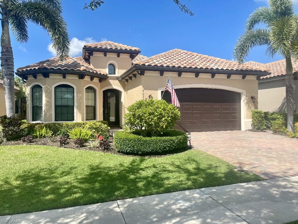 9073 Isla Bella CIR BONITA SPRINGS, FL 34135