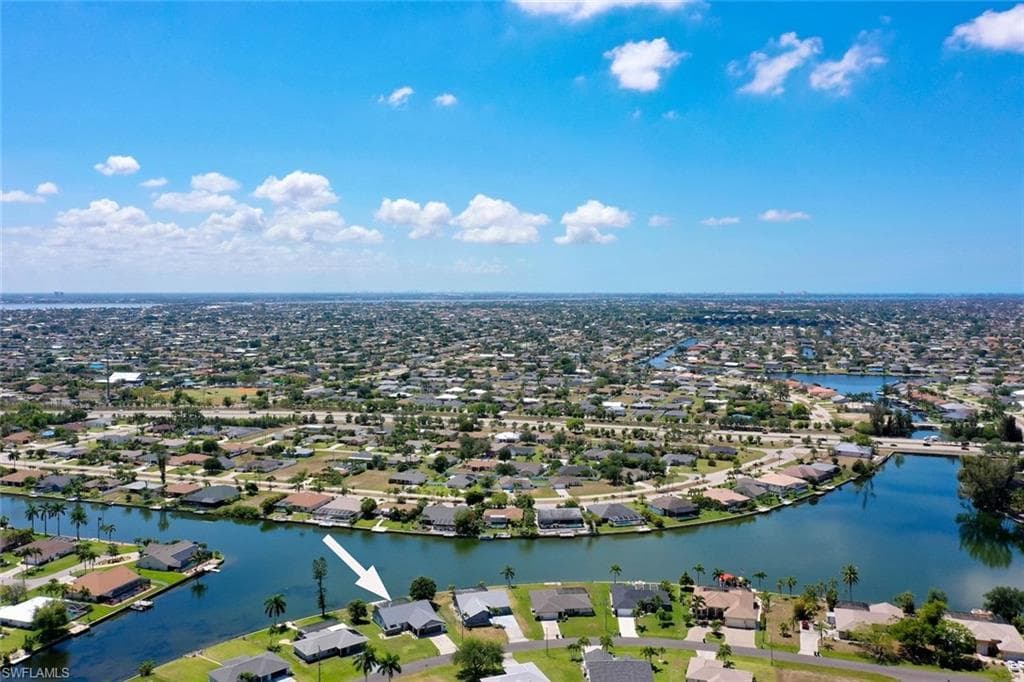522 SE 24th ST CAPE CORAL, FL 33990