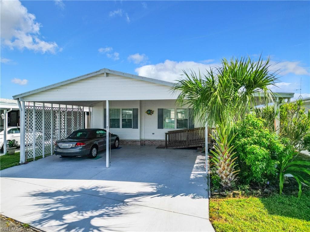 23 Amethyst AVE 23A NAPLES, FL 34114