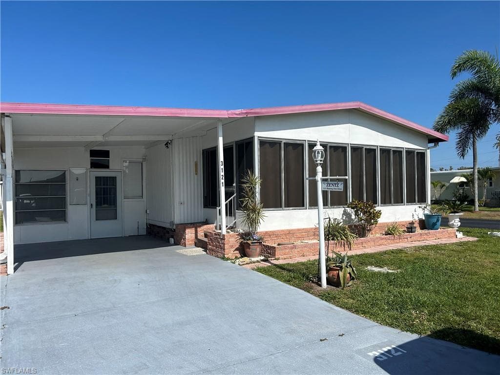 3121 Running Deer DR NORTH FORT MYERS, FL 33917