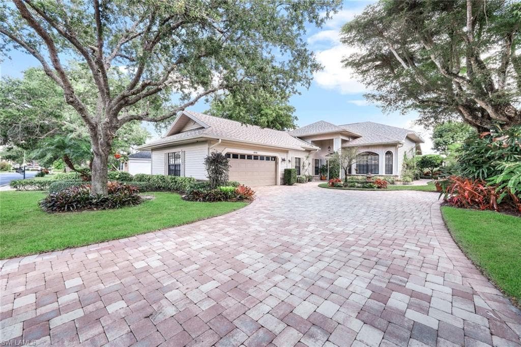 6516 Ilex CIR NAPLES, FL 34109