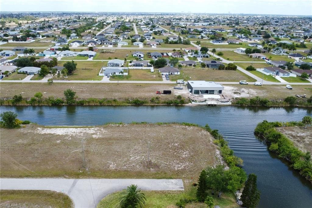 1313 NW 9th PL CAPE CORAL, FL 33993
