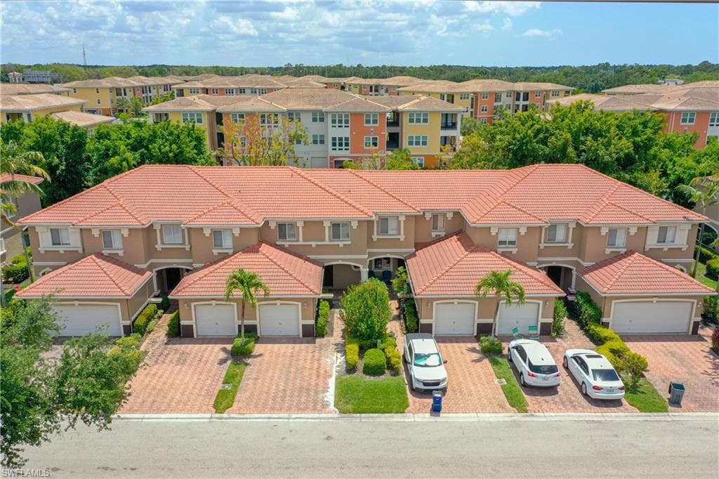 9555 Roundstone CIR FORT MYERS, FL 33967