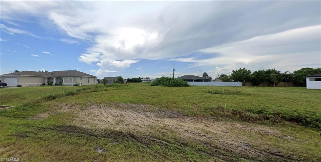 416 NW 4th TER CAPE CORAL, FL 33993