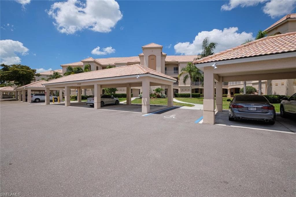 17020 Willowcrest WAY 304 FORT MYERS, FL 33908