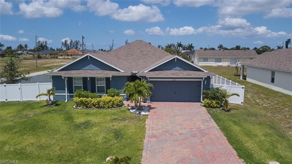 2722 SW 8th CT CAPE CORAL, FL 33914
