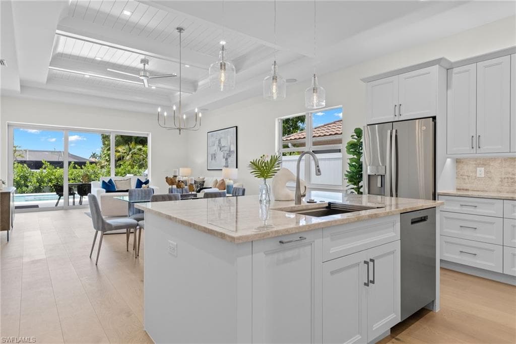 678 107th AVE N NAPLES, FL 34108