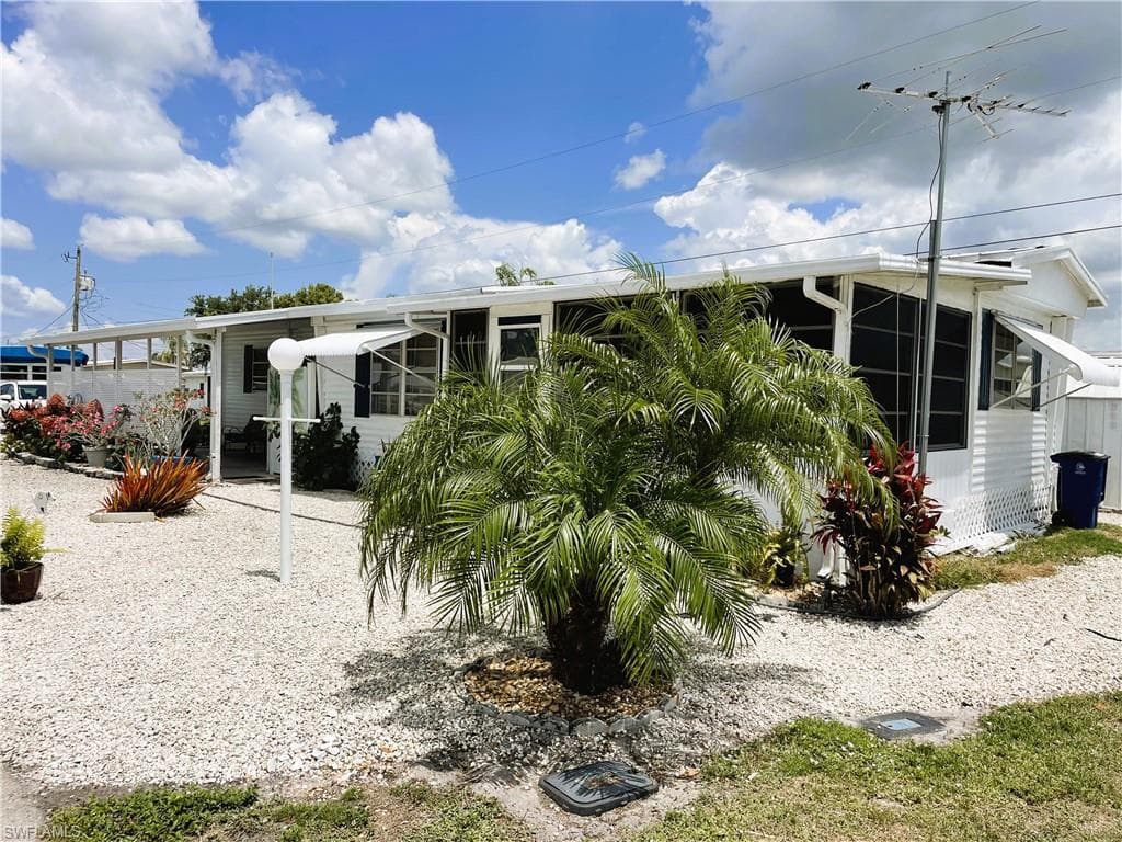 132 Coachlight AVE NORTH FORT MYERS, FL 33917