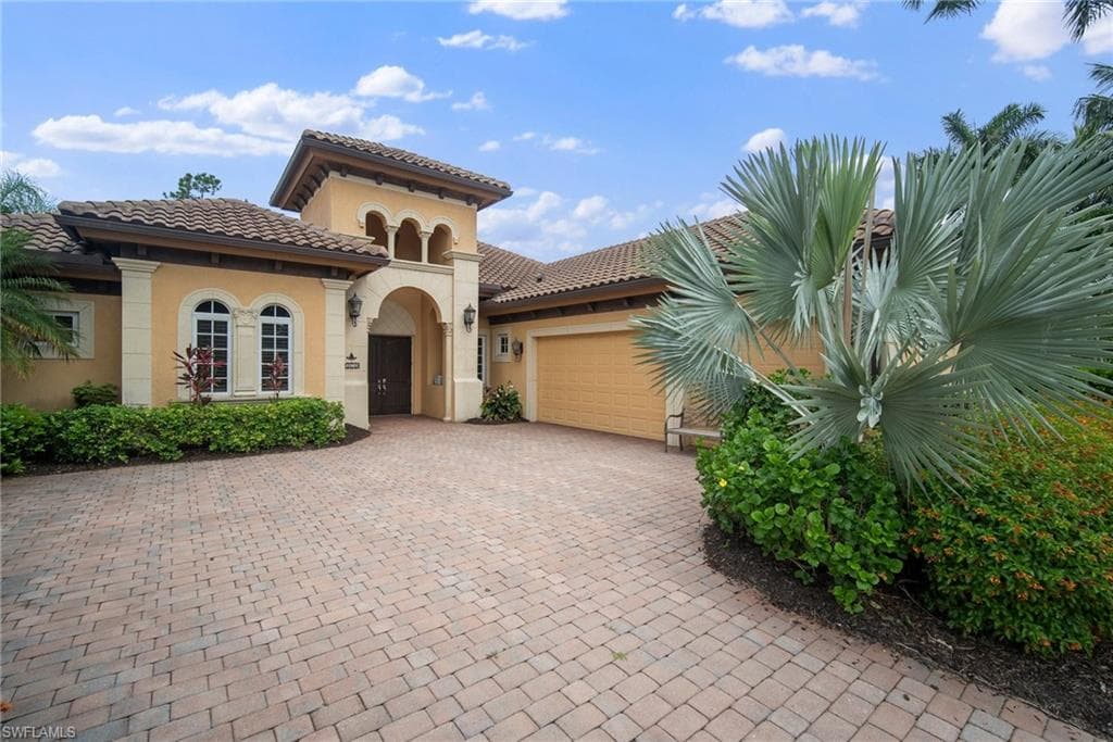 8874 Shenendoah CIR NAPLES, FL 34113