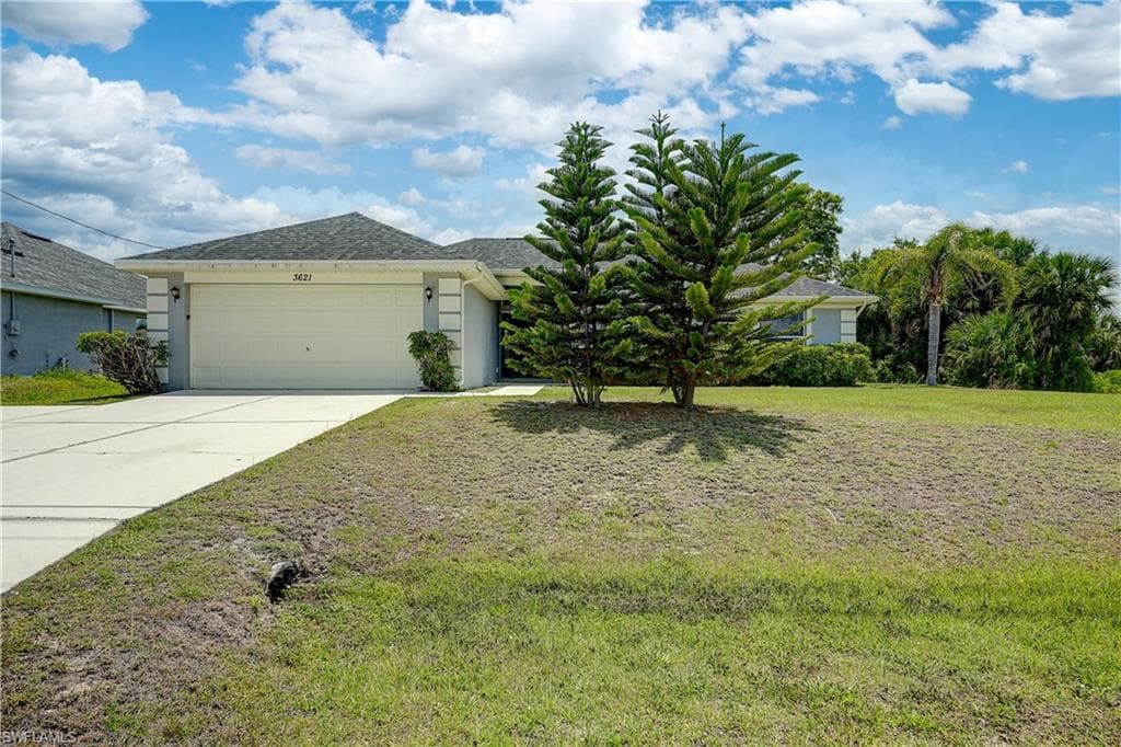 3621 Gator CIR CAPE CORAL, FL 33909