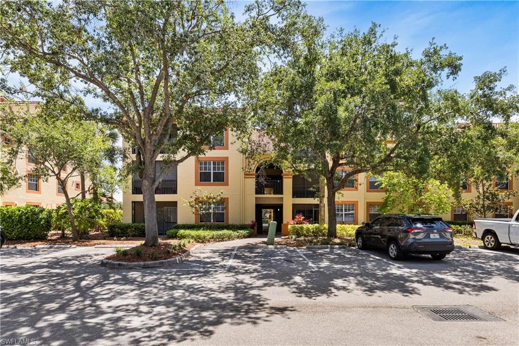 7925 Preserve CIR 317 NAPLES, FL 34119