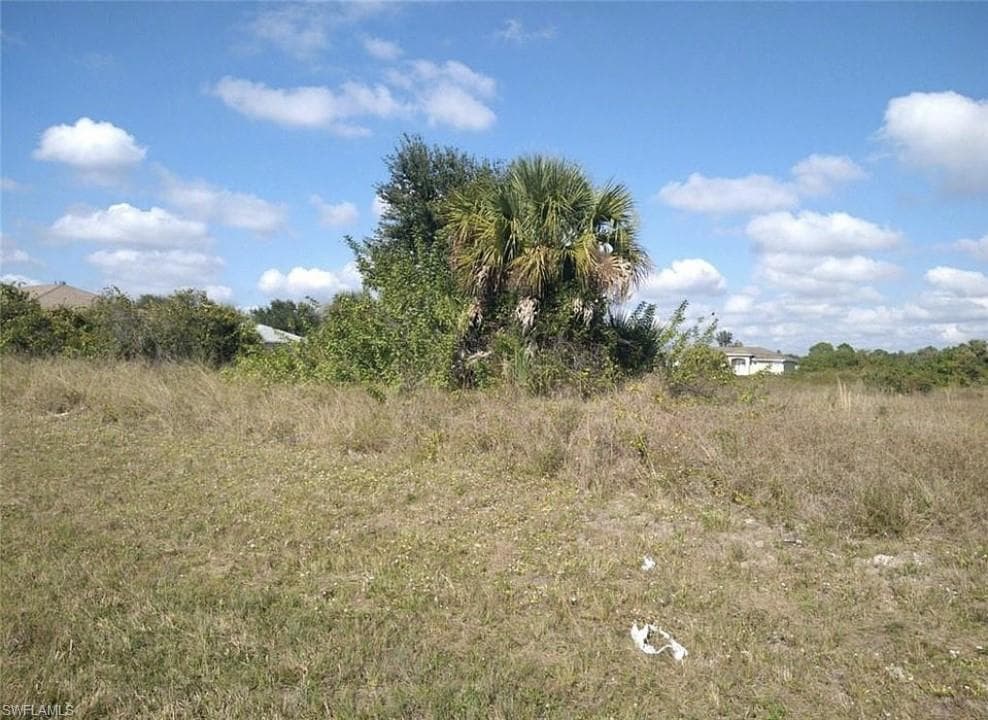 2613 42nd ST W LEHIGH ACRES, FL 33971