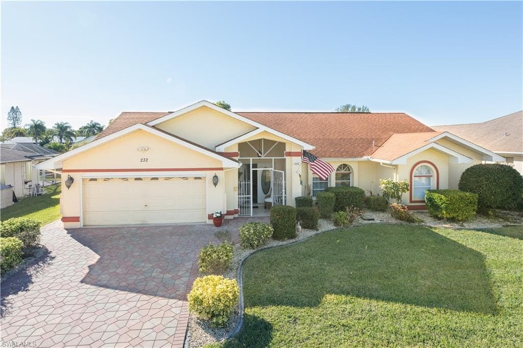232 SE 31st TER CAPE CORAL, FL 33904