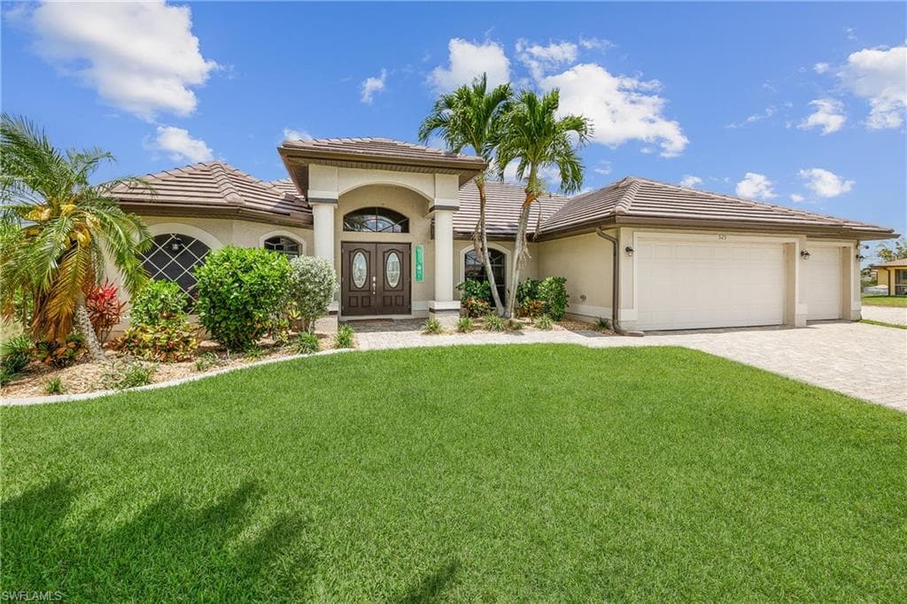 525 NW 8th TER CAPE CORAL, FL 33993