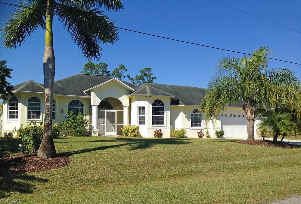 919 Jefferson AVE LEHIGH ACRES, FL 33936