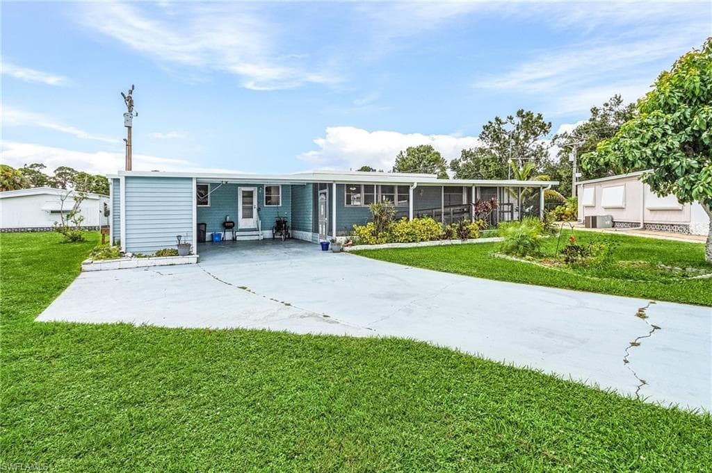 440 Timber LN N NORTH FORT MYERS, FL 33917