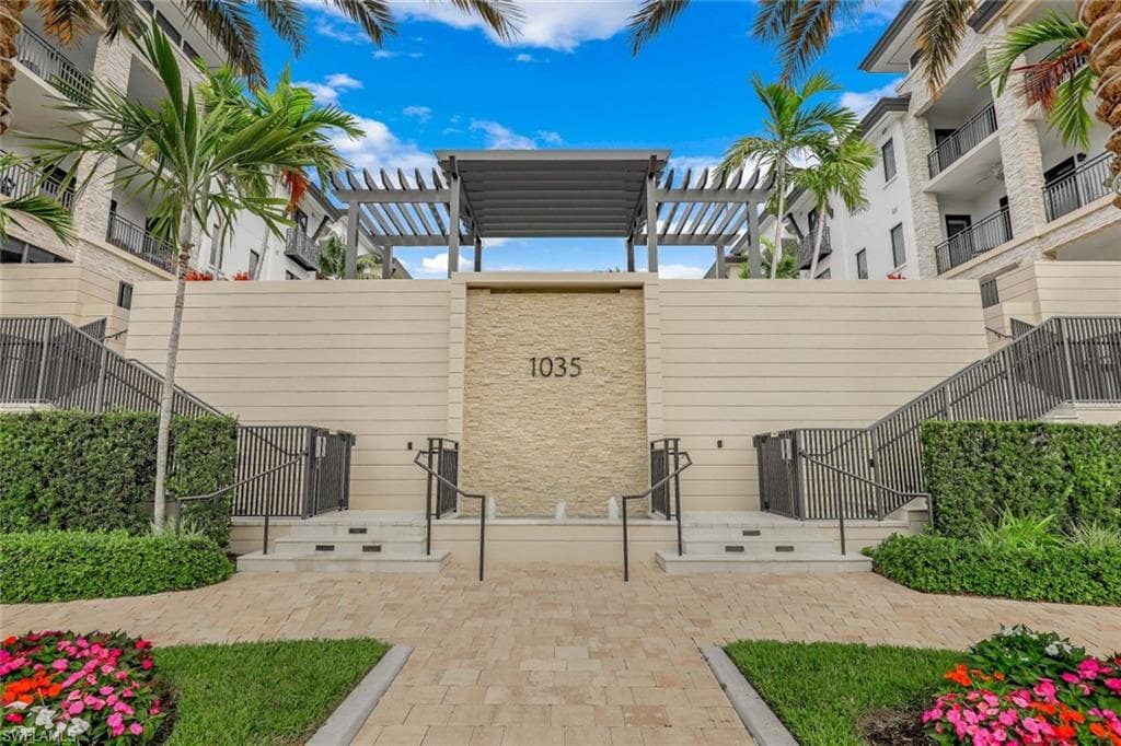1035 3rd AVE S 319 NAPLES, FL 34102