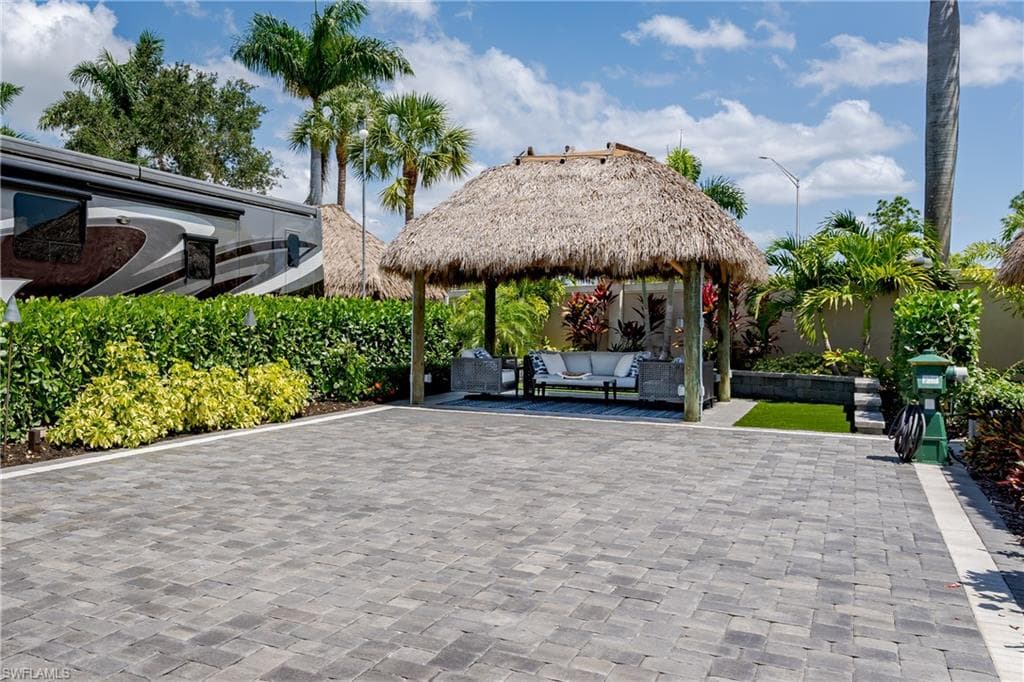 13619 Snook CIR NAPLES, FL 34114