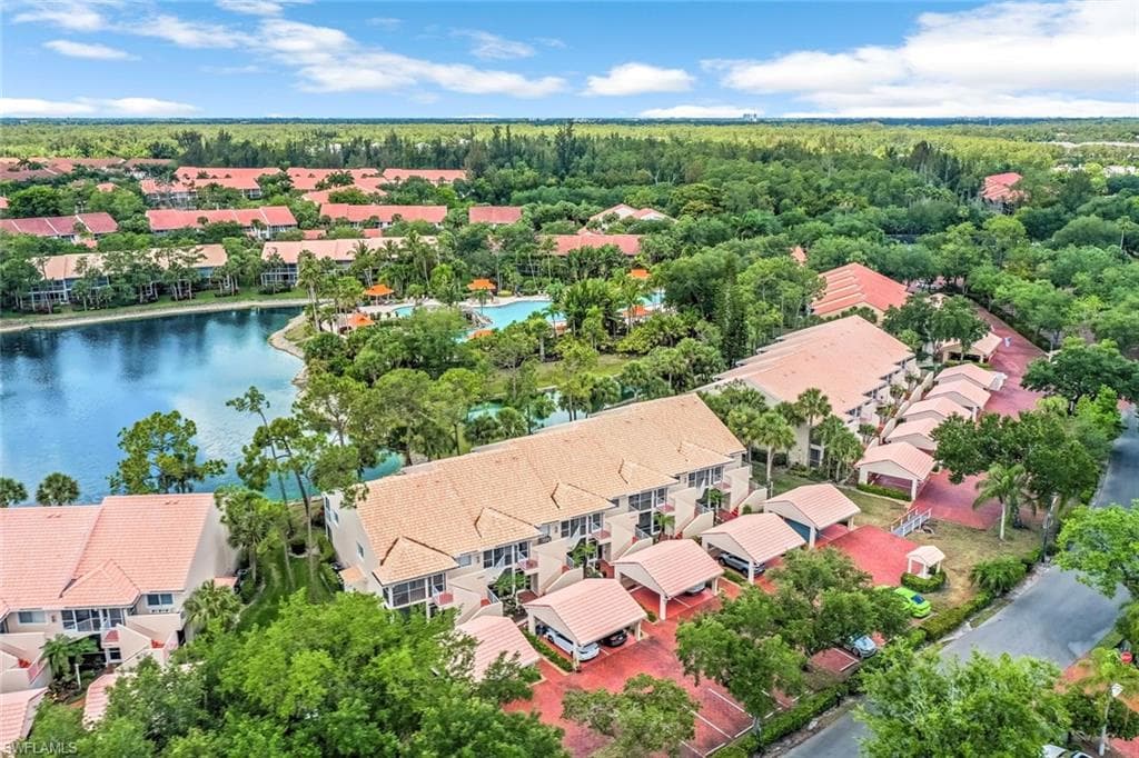 2420 Hidden Lake DR 1006 NAPLES, FL 34112