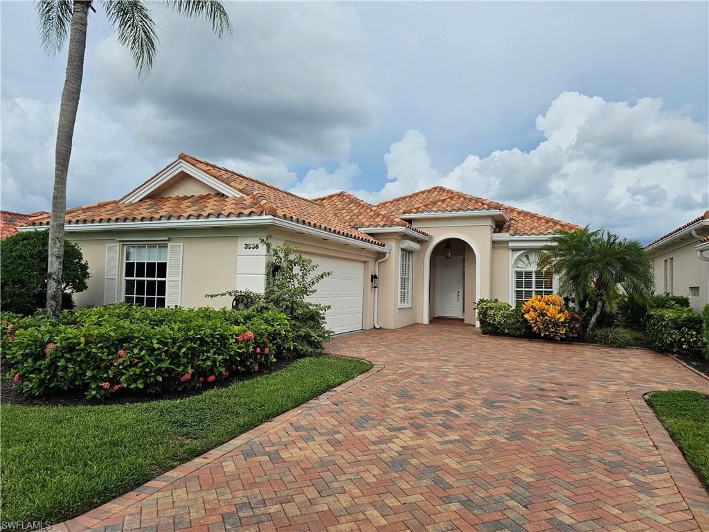 3936 Isla Ciudad CT NAPLES, FL 34109
