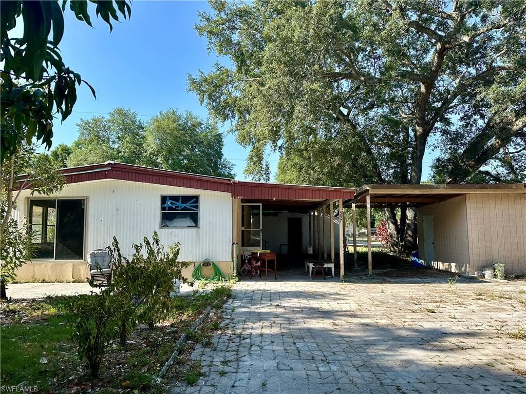 597 Pinewood DR LABELLE, FL 33935