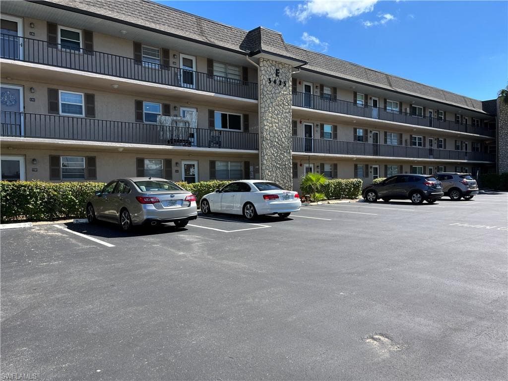 5435 Rattlesnake Hammock RD E-108 NAPLES, FL 34113