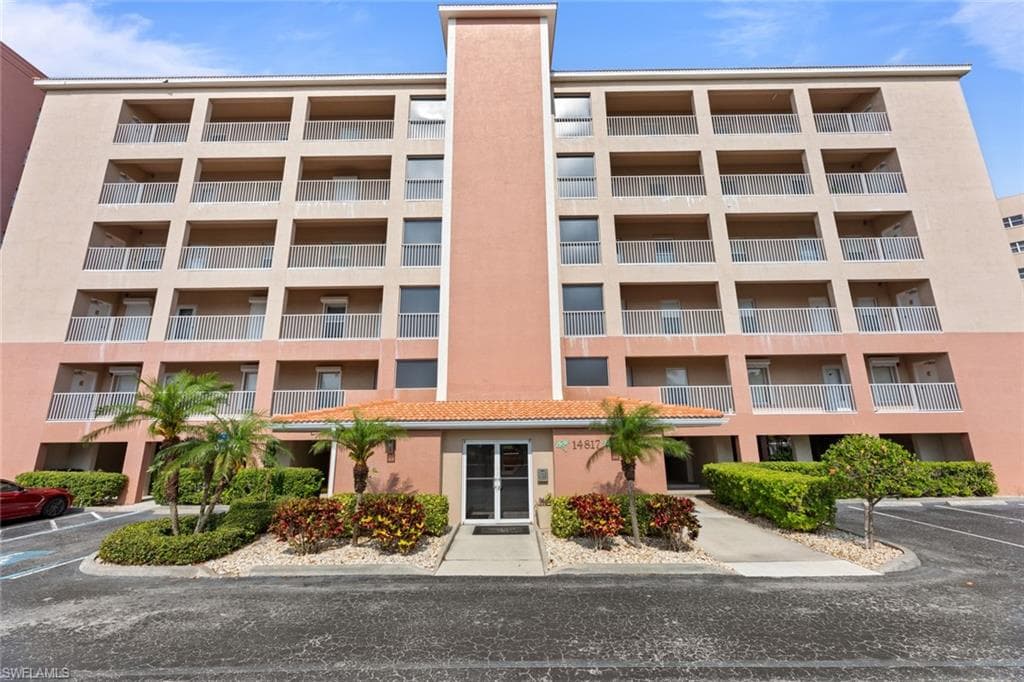 14817 LAGUNA DR 104 FORT MYERS, FL 33908
