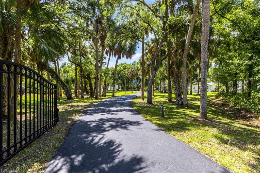 1355 Barrett RD NORTH FORT MYERS, FL 33903