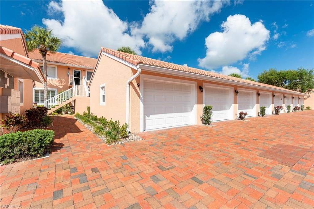 6600 Beach Resort DR 9 NAPLES, FL 34114