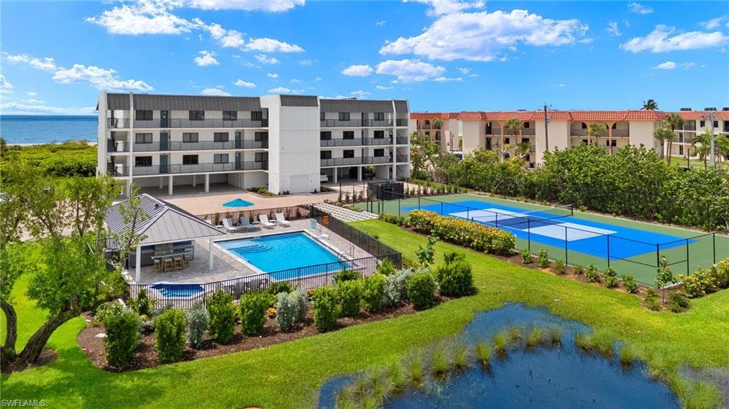 651 E Gulf DR 111 SANIBEL, FL 33957