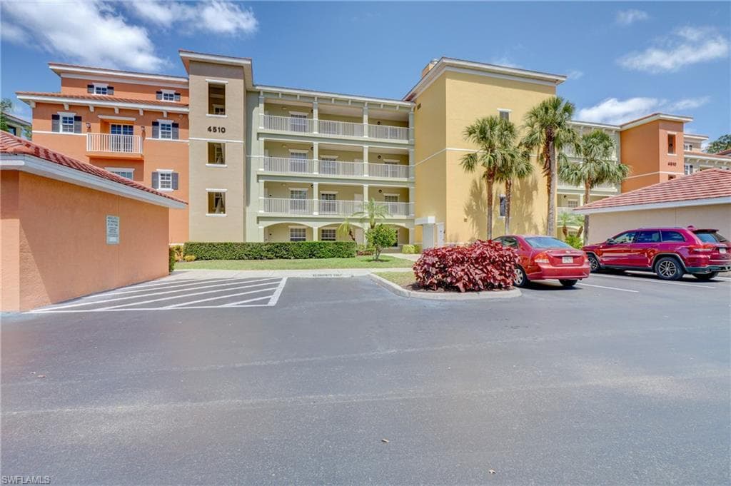 4510 Botanical Place CIR 301 NAPLES, FL 34112