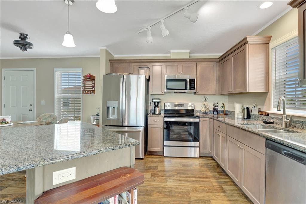19 Chateau WAY NAPLES, FL 34112