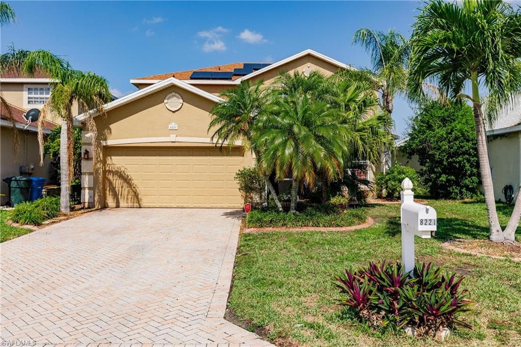 8221 Silver Birch WAY LEHIGH ACRES, FL 33971