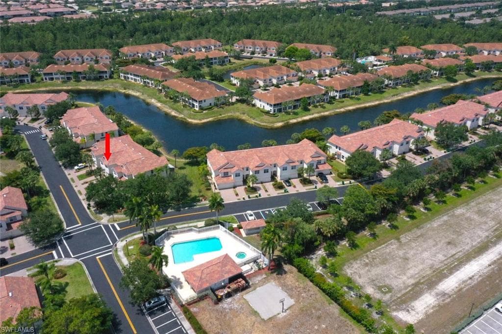 1076 Hampton CIR 51 NAPLES, FL 34105